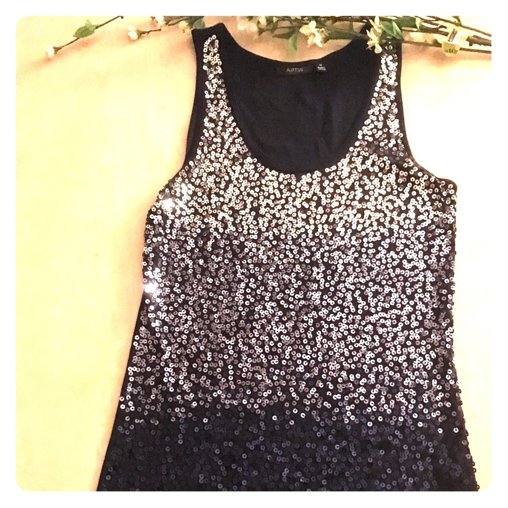 APT⭐️ Glitter tank top